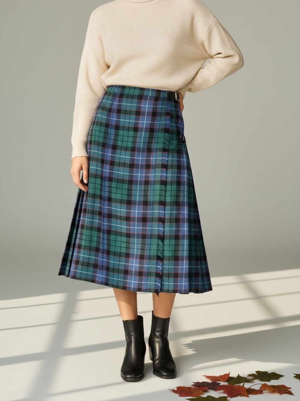 Burnett's & Struth Scottish Regalia Blue Plaid Wool Pleated Wrap Kilt Size M